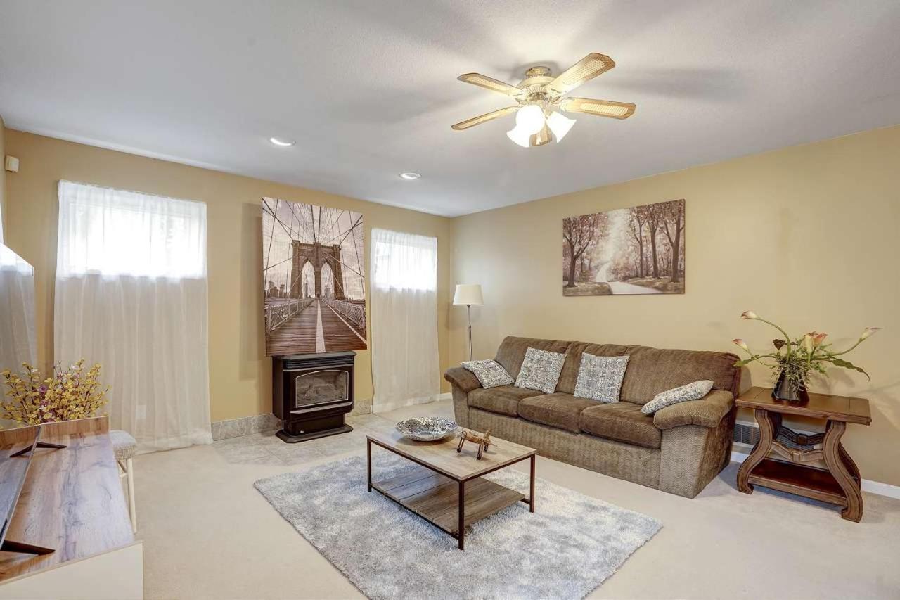 Beautiful 3-Bedroom Suite On 1 Acre Maple Ridge Extérieur photo