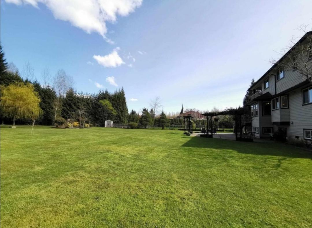 Beautiful 3-Bedroom Suite On 1 Acre Maple Ridge Extérieur photo